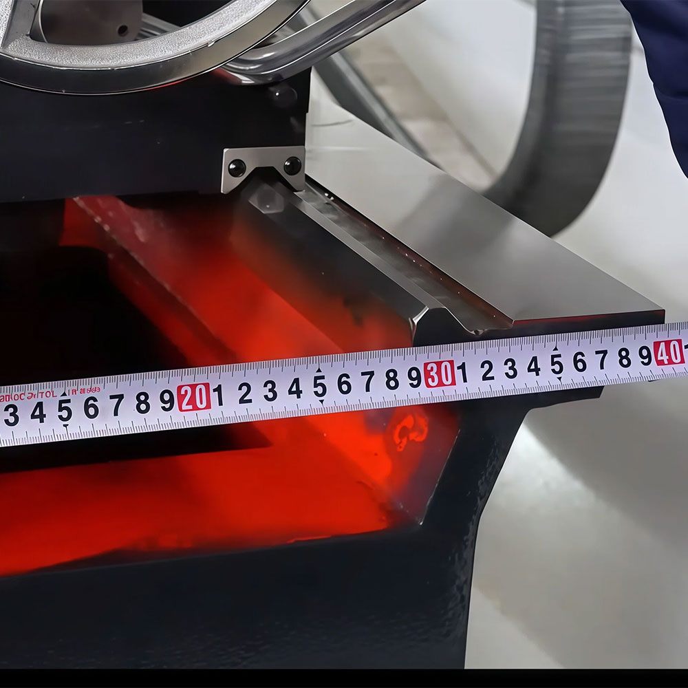 High-Precision Hardened Guideways Lathe